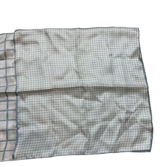 RARE Vintage Late 60’s Vera Neumann Brand Green and Ivory Floral Scarf‎ - Picture 5 of 8